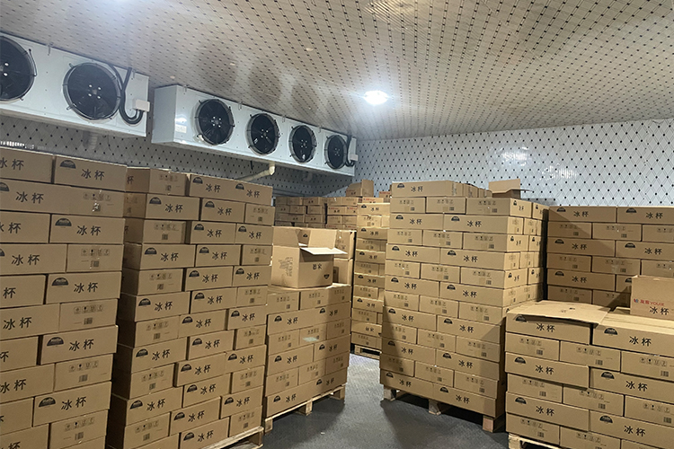 Cúp băng ăn được