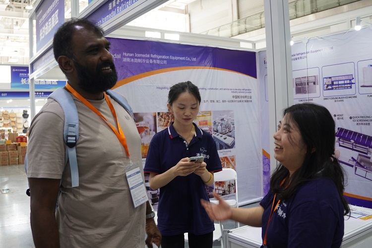 Khu triển lãm điện lạnh Icemedal 1