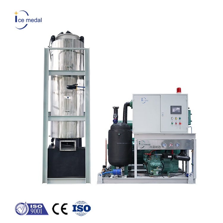 Máy làm đá viên 10 tấn của Icemedal đang được lắp ráp