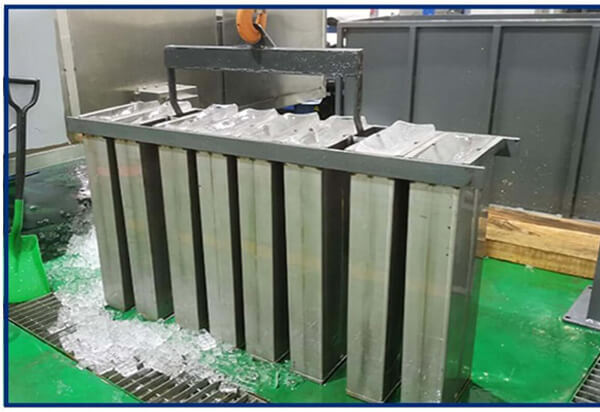 thiết bị chạy máy làm đá khối 