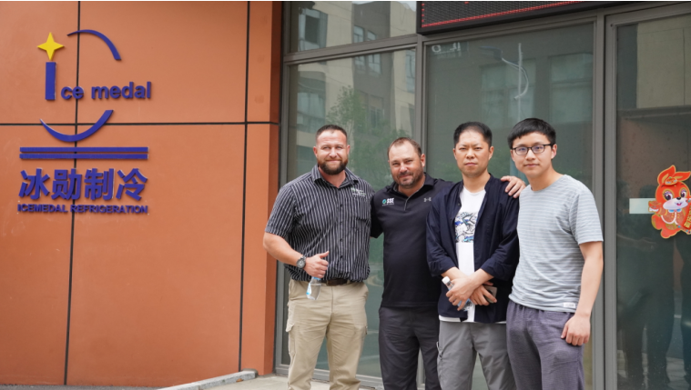 Khách hàng Nam Phi đến thăm Icemedal